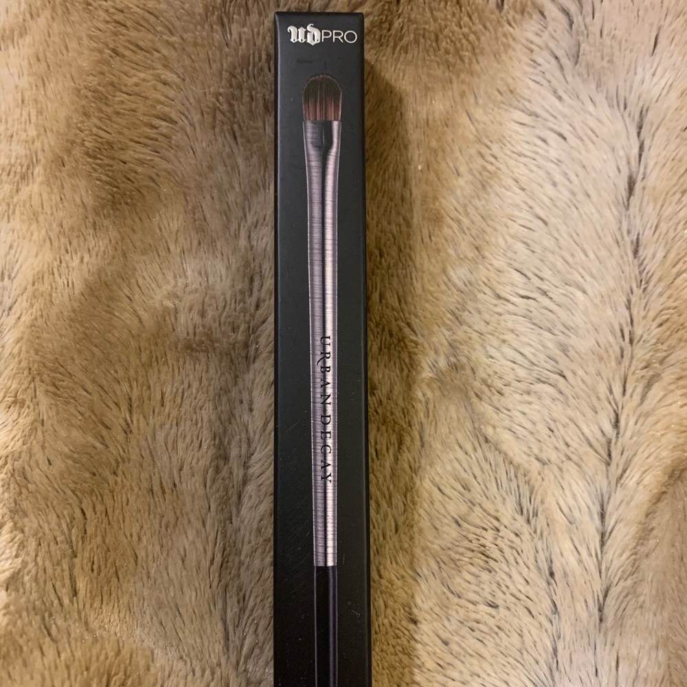 NIB Urban Decay Pro Flat Eyeshadow Brush